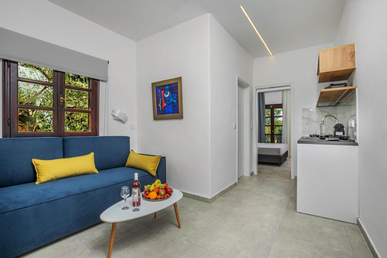Eleon Suites Афітос Екстер'єр фото