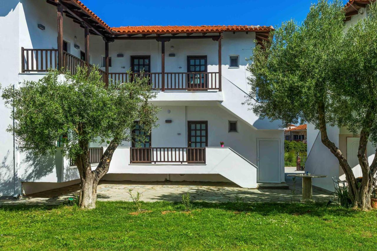 Eleon Suites Афітос Екстер'єр фото