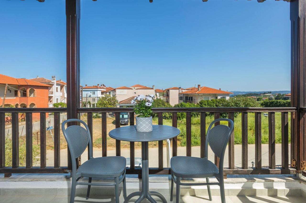 Eleon Suites Афітос Екстер'єр фото