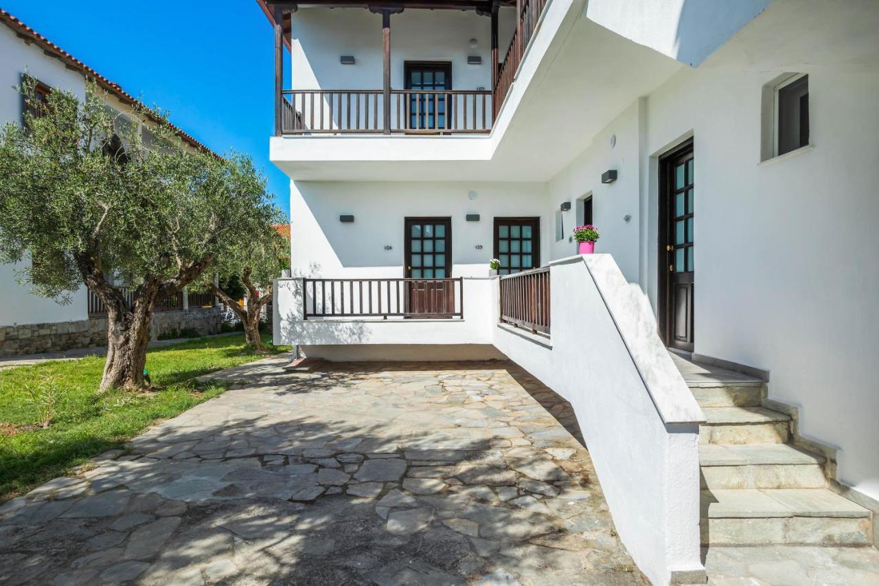 Eleon Suites Афітос Екстер'єр фото